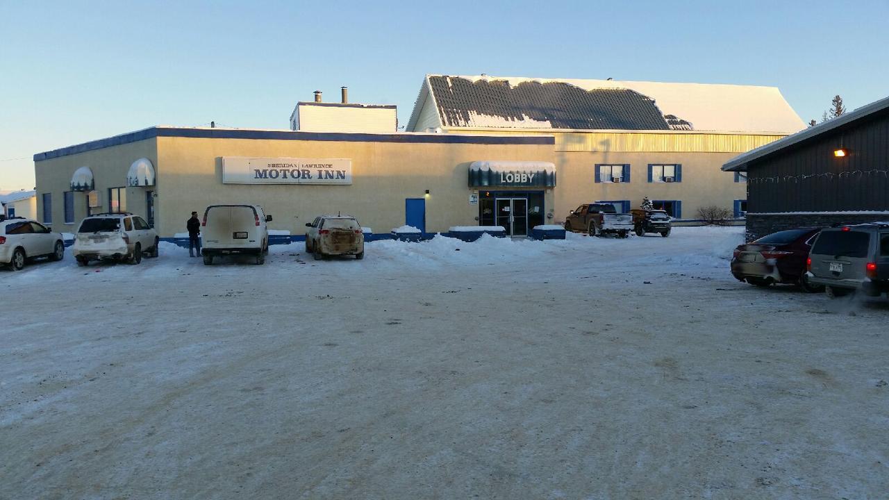 Sheridan Lawrence M Hotel Fort Vermilion 외부 사진